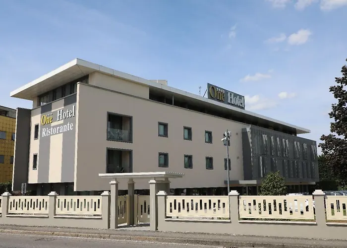 One Hotel & Restaurant