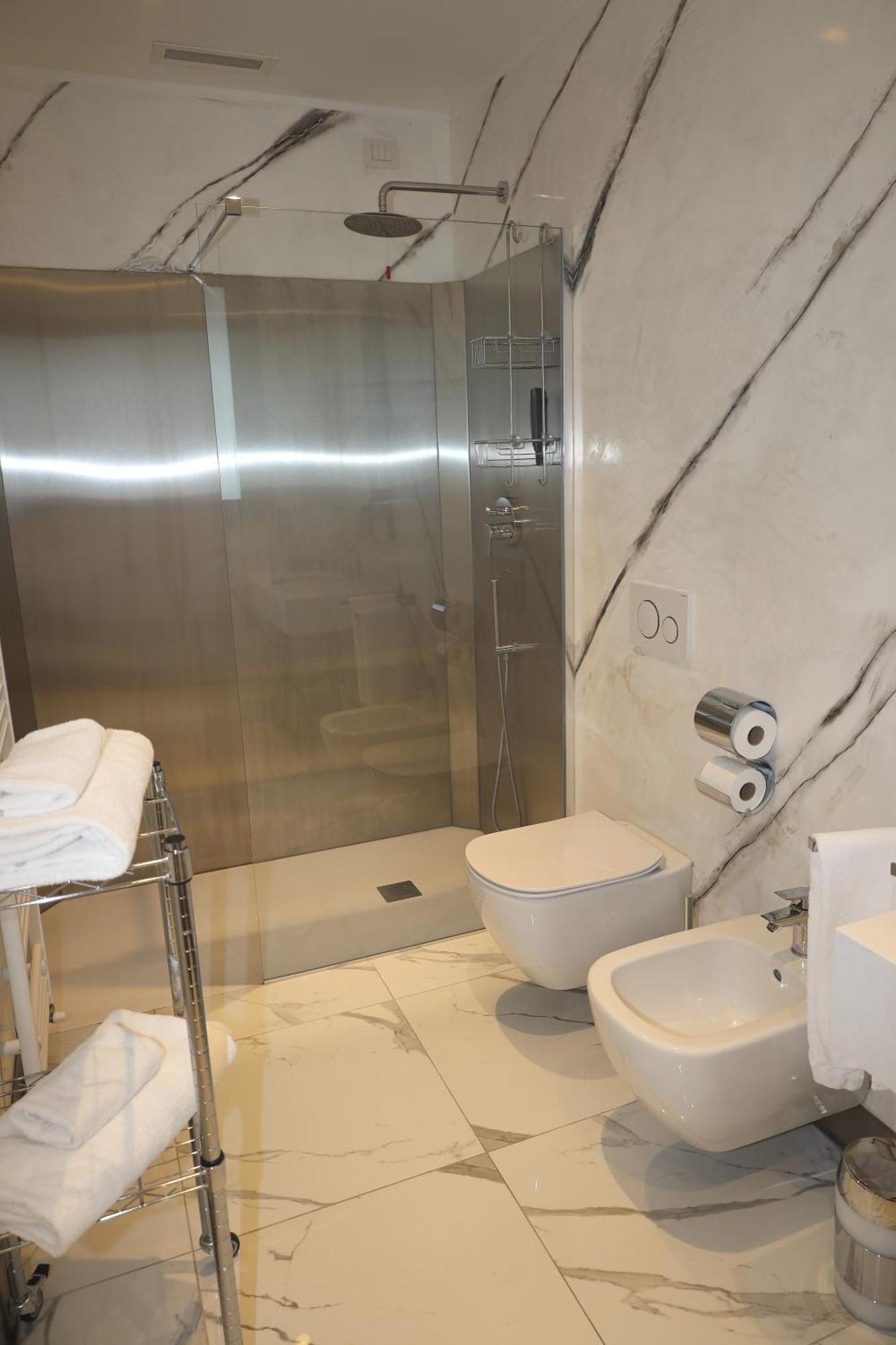 One & Restaurant Hotel Dalmine