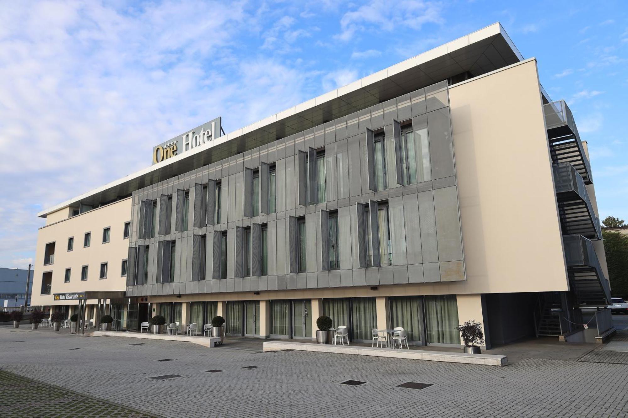 One & Restaurant 4* Dalmine