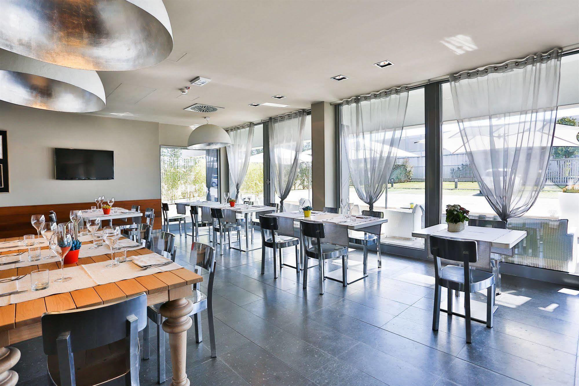 Hotel One & Restaurant 4*