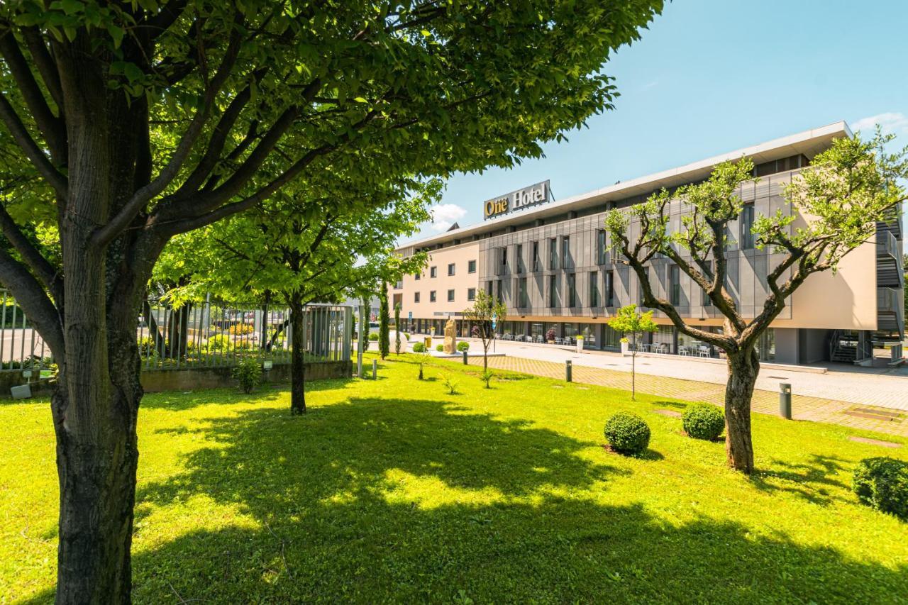 One Hotel&restaurant