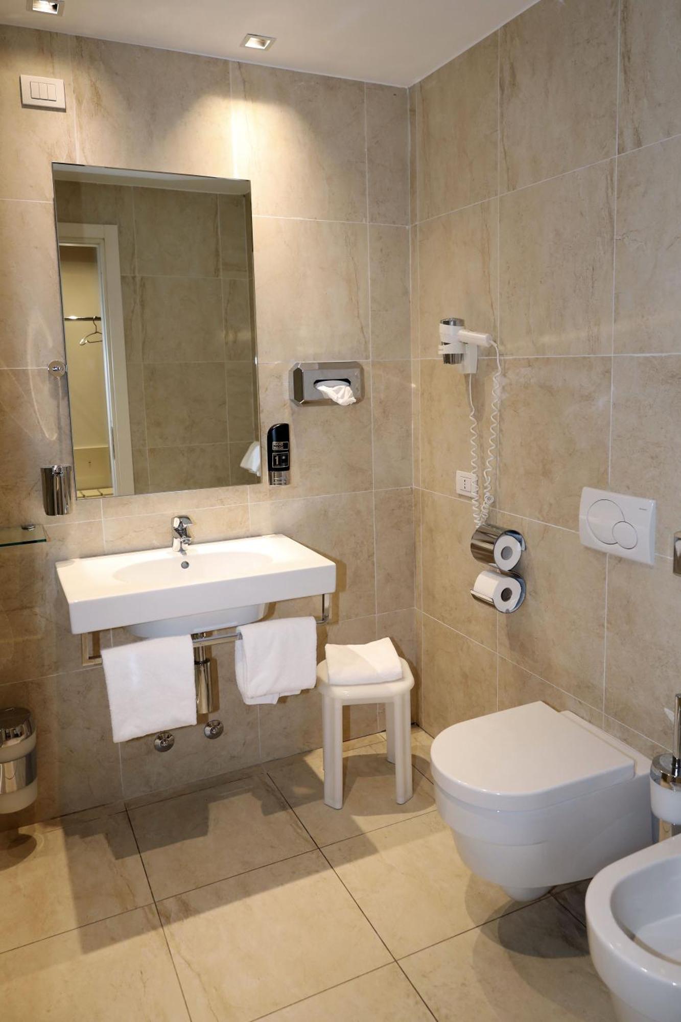 One Hotel&restaurant Hotel 4*