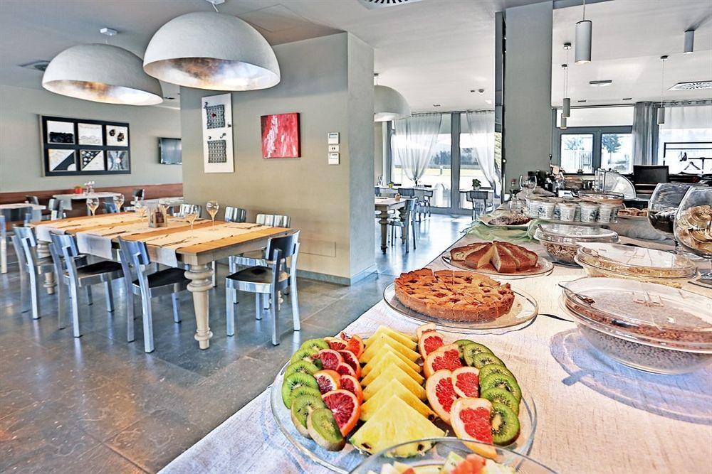 One Hotel&restaurant Hotel