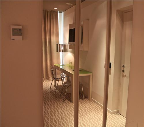 One Hotel&restaurant Hotel