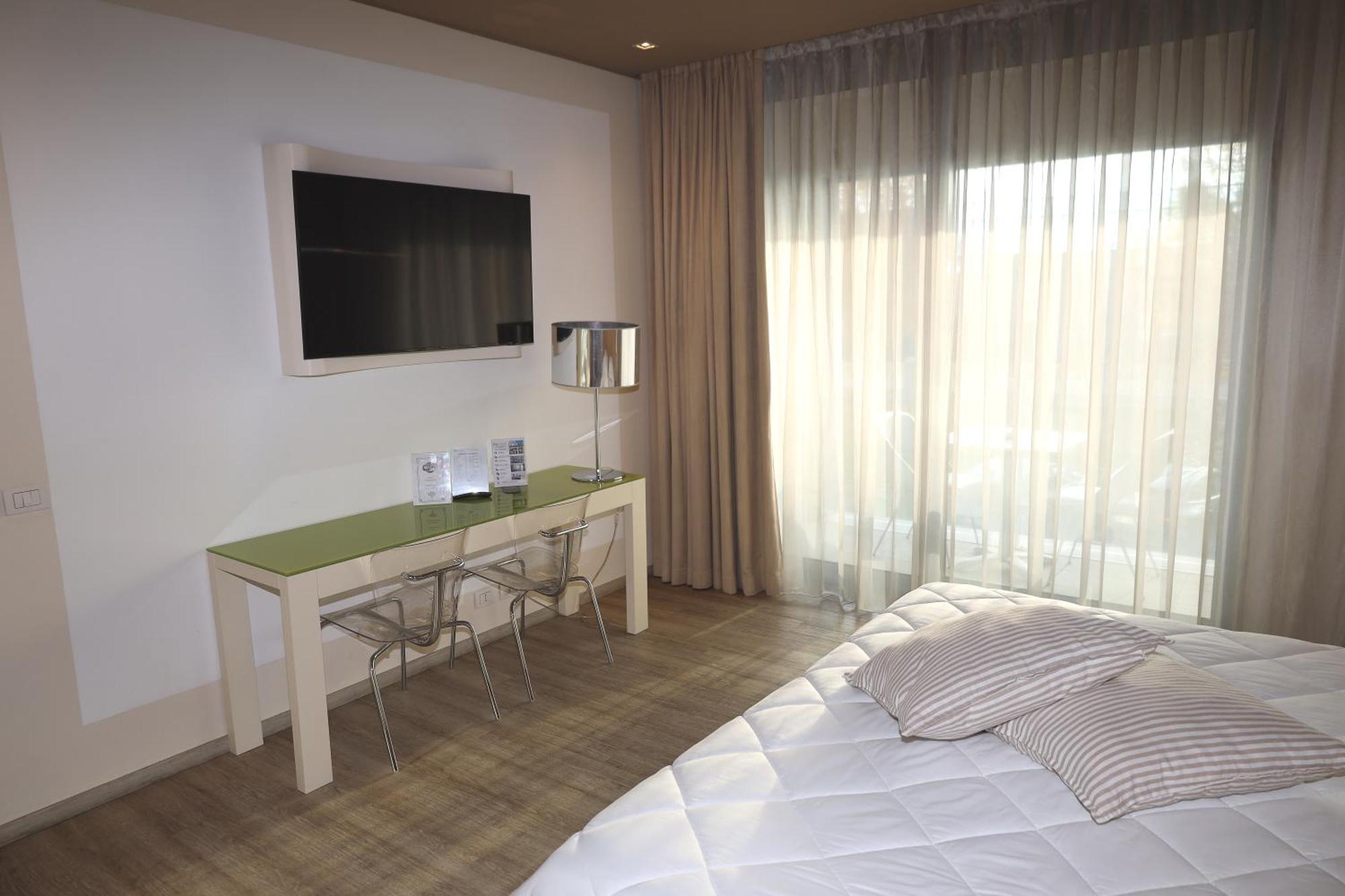 Hotel One & Restaurant