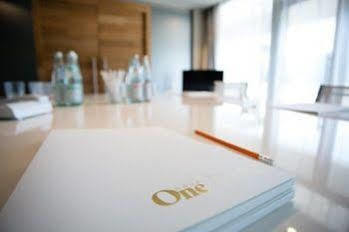 One & Restaurant 4*